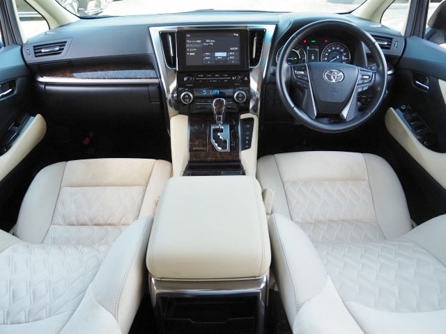 TOYOTA ALPHARD hybrid 4WD 2023