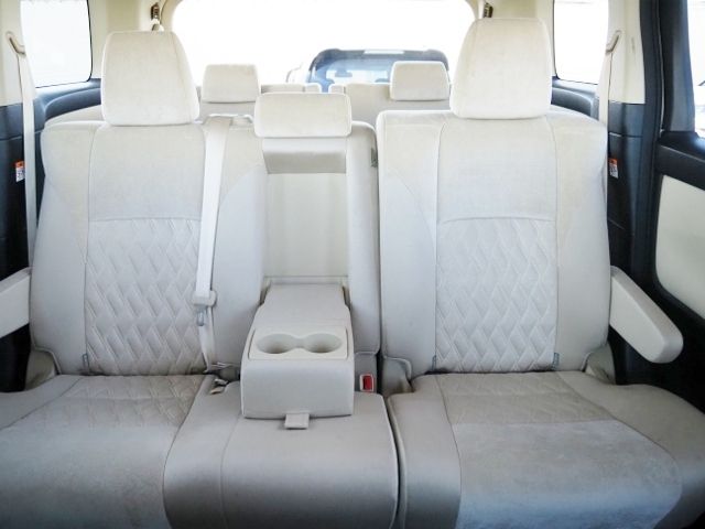 TOYOTA ALPHARD hybrid 4WD 2023