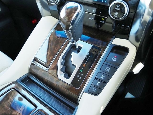 TOYOTA ALPHARD hybrid 4WD 2023