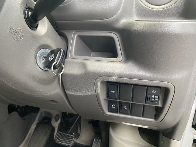 NISSAN NV100 CLIPPER 4WD 2015