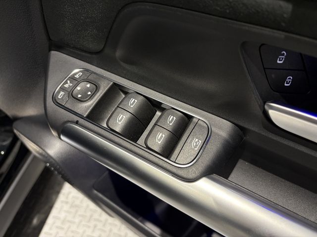 MERCEDES BENZ MERCEDES BENZ GLA class 2024