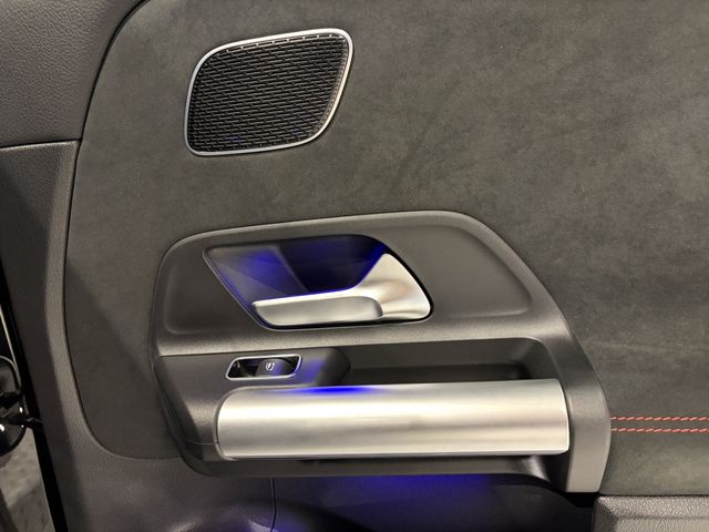 MERCEDES BENZ MERCEDES BENZ GLA class 2024