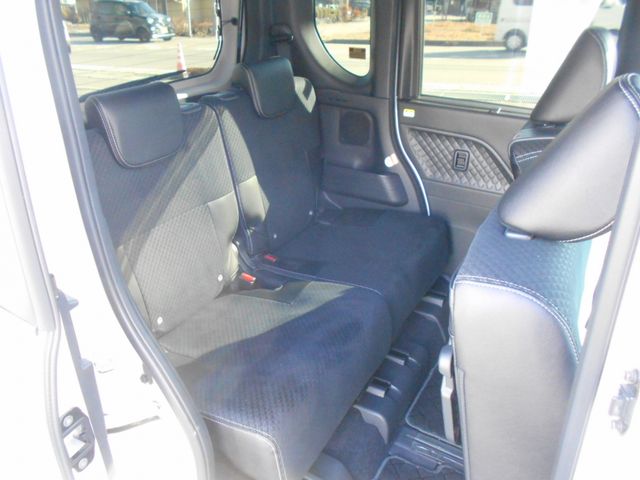 DAIHATSU TANTO CUSTOM 4WD 2021