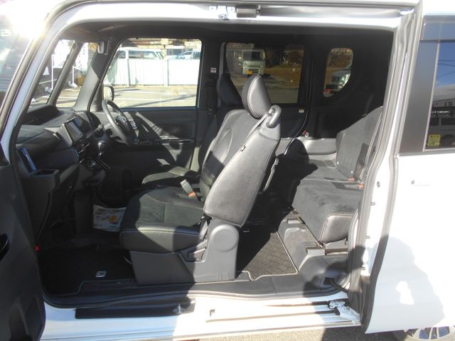 DAIHATSU TANTO CUSTOM 4WD 2021