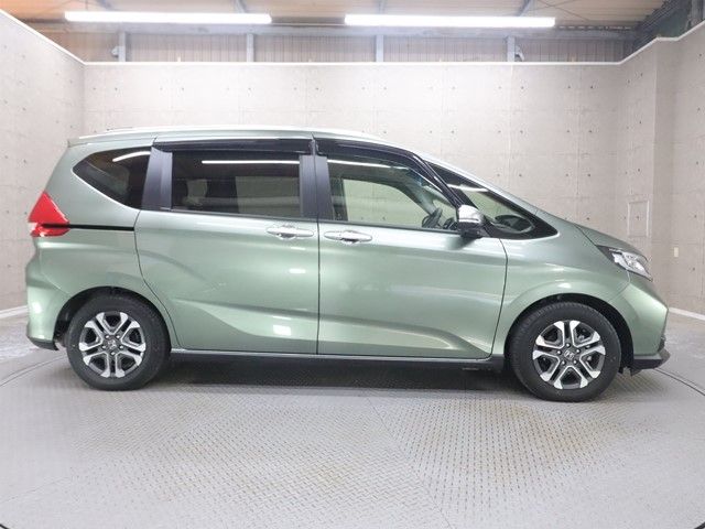 HONDA FREED 2023