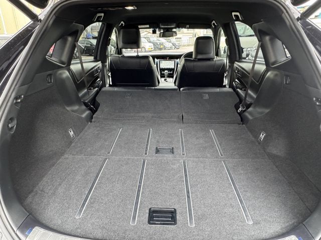 TOYOTA HARRIER 2WD 2019