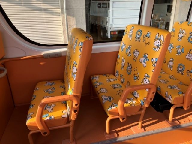 TOYOTA HIACE COMMUTER 2023