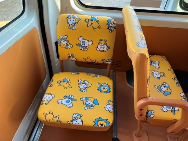 TOYOTA HIACE COMMUTER 2023