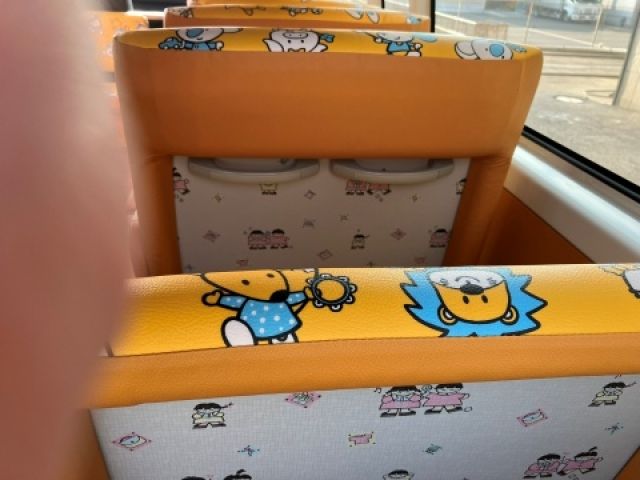 TOYOTA HIACE COMMUTER 2023