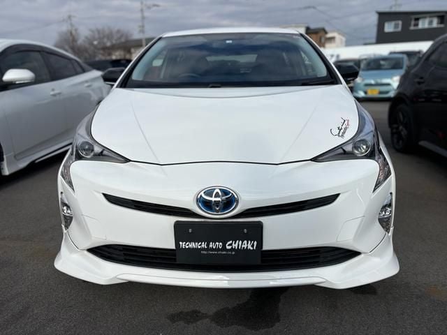 TOYOTA PRIUS 2016