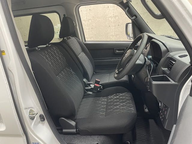 DAIHATSU ATRAI van 4WD 2025