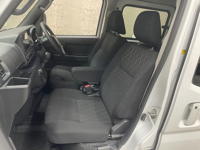 DAIHATSU ATRAI van 4WD 2025