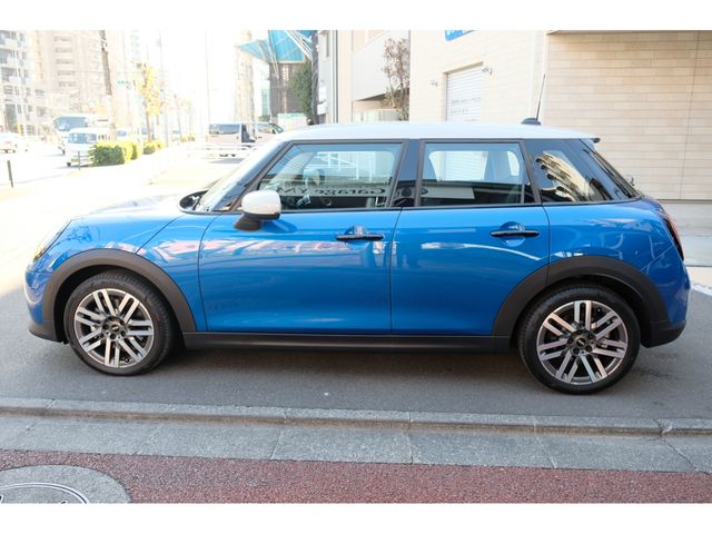BMW MINI COOPER 5DOOR 2025