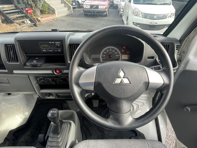 MITSUBISHI MINICAB truck 4WD 2012