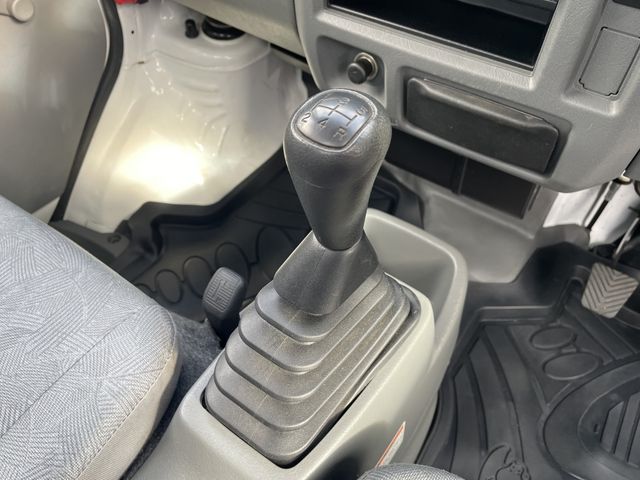 MITSUBISHI MINICAB truck 4WD 2012