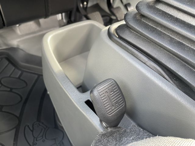 MITSUBISHI MINICAB truck 4WD 2012