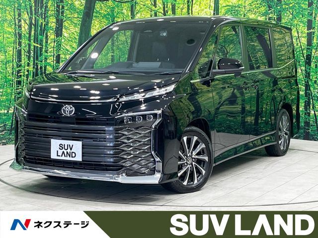 TOYOTA VOXY 2023