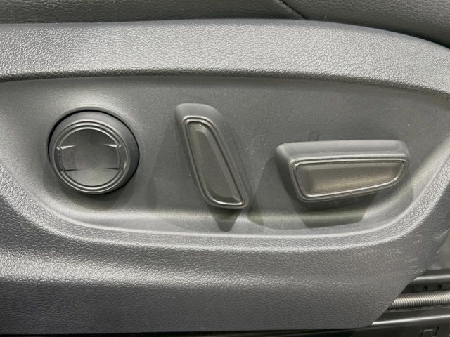 TOYOTA COROLLA CROSS HYBRID 2025