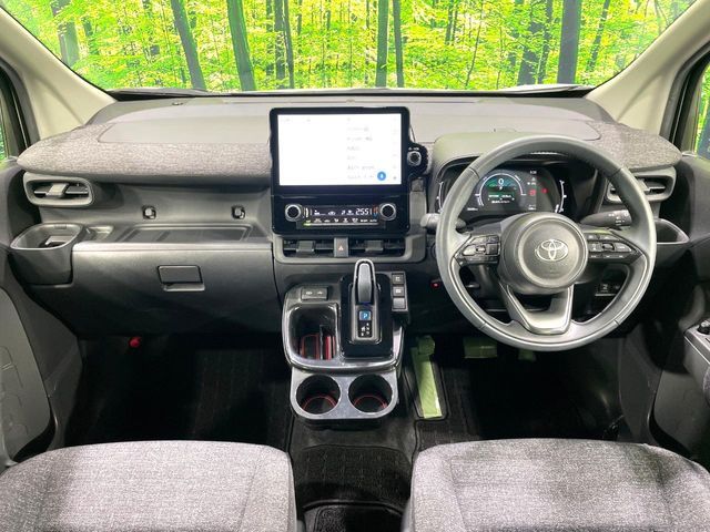 TOYOTA SIENTA HYBRID 2022