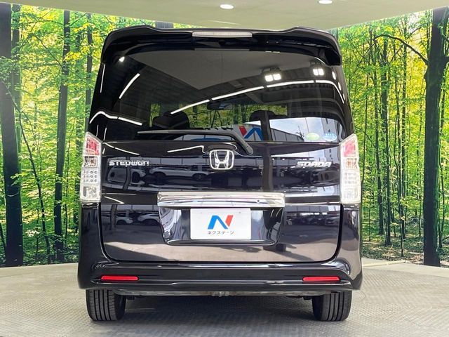 HONDA STEPWAGON SPADA 2010