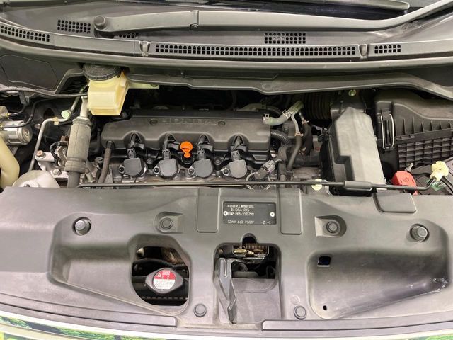 HONDA STEPWAGON SPADA 2010