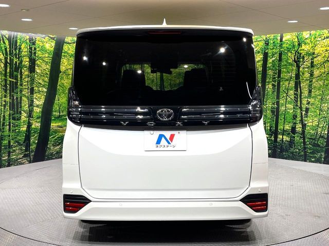 TOYOTA VOXY 2024