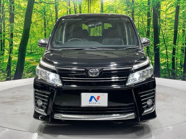 TOYOTA VOXY 2015