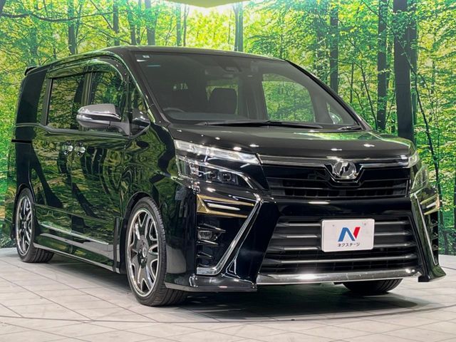 TOYOTA VOXY 2018