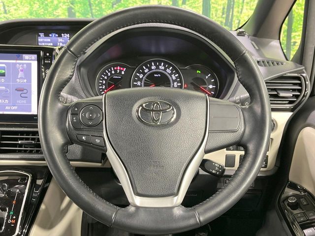 TOYOTA NOAH 2020