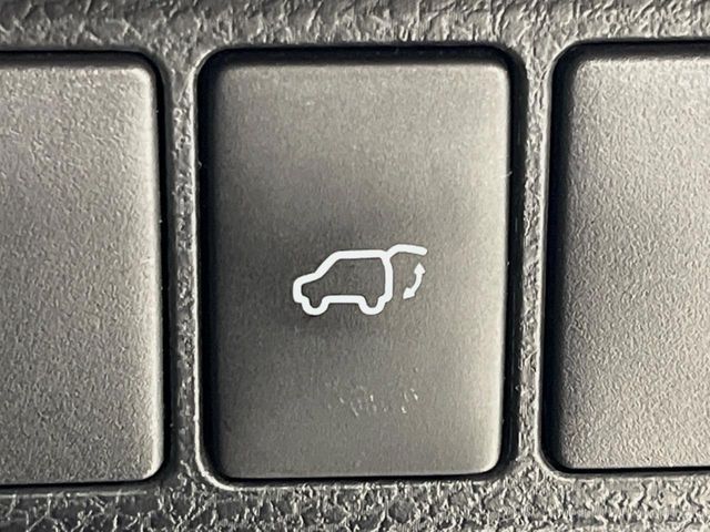 TOYOTA HARRIER 2WD 2016