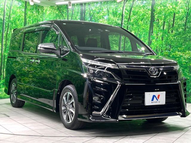 TOYOTA VOXY 2021