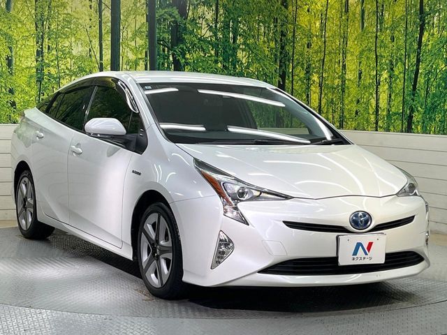 TOYOTA PRIUS 2018