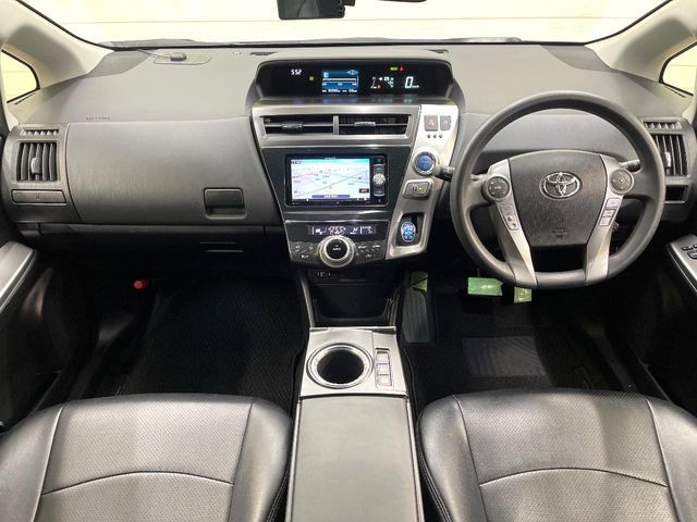 TOYOTA PRIUS Alpha 2016