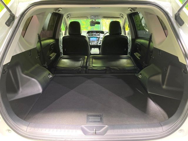 TOYOTA PRIUS Alpha 2016