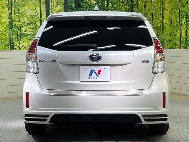 TOYOTA PRIUS Alpha 2016