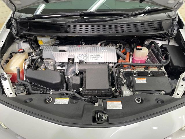 TOYOTA PRIUS Alpha 2016