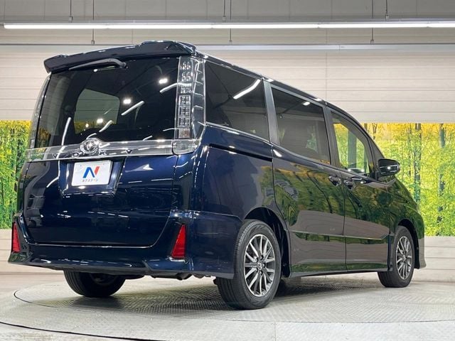 TOYOTA VOXY 2015