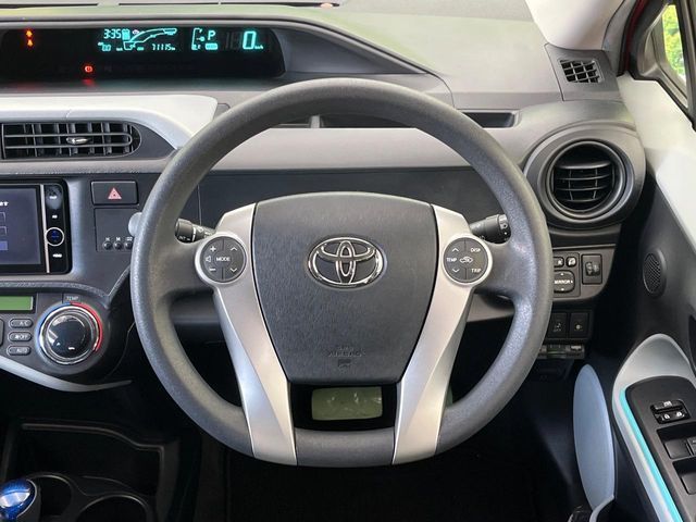 TOYOTA AQUA 2013