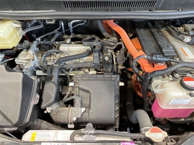 TOYOTA VOXY HYBRID 2016