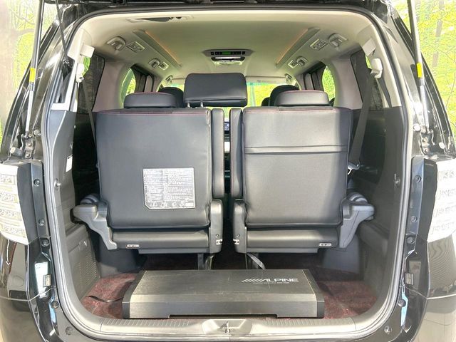 TOYOTA VELLFIRE 2013