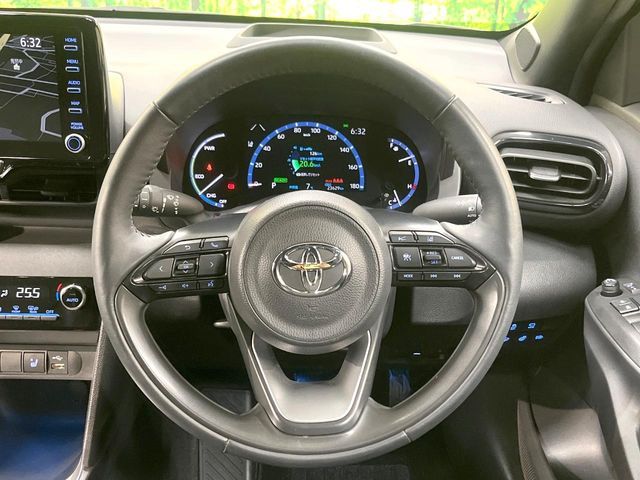 TOYOTA YARIS CROSS HYBRID 2023