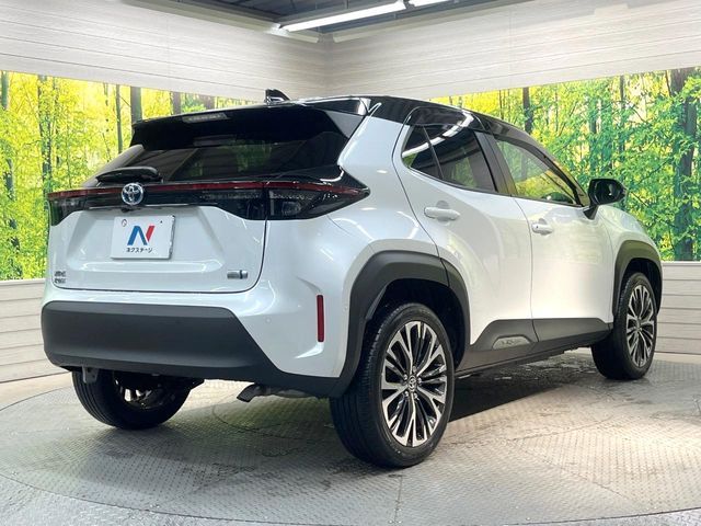 TOYOTA YARIS CROSS HYBRID 2023