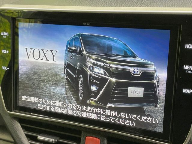 TOYOTA VOXY 2021