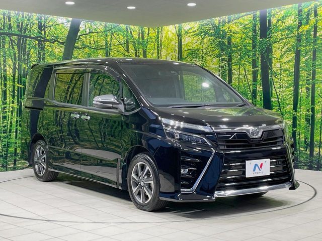 TOYOTA VOXY 2021