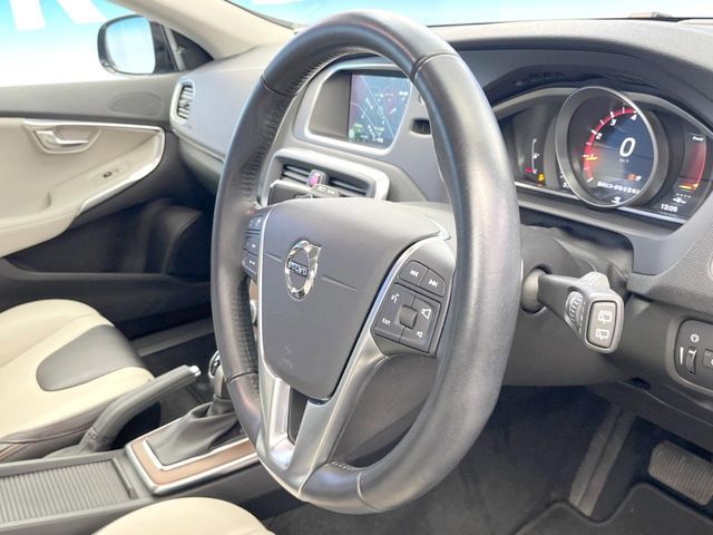 VOLVO VOLVO V40 CROSS COUNTRY 2016