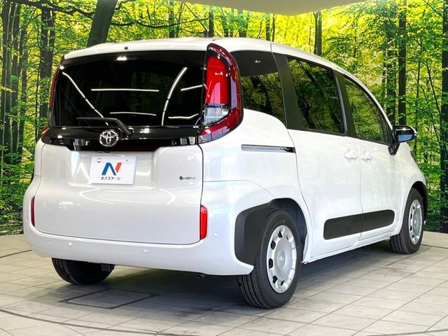 TOYOTA SIENTA HYBRID 2025