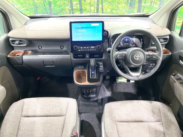 TOYOTA SIENTA HYBRID 2025