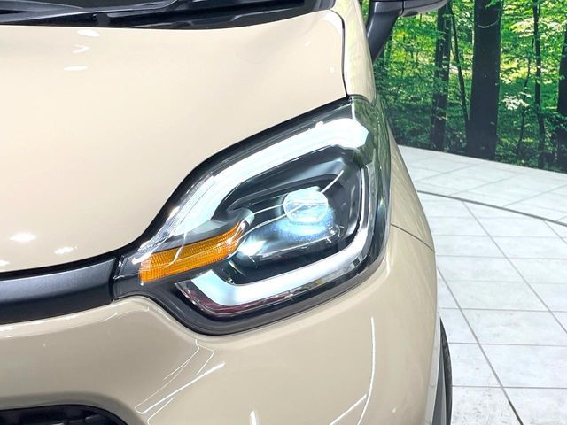 TOYOTA SIENTA HYBRID 2025