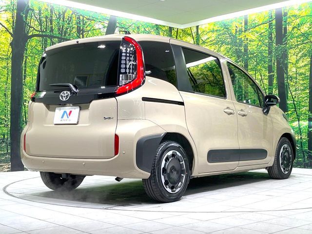 TOYOTA SIENTA HYBRID 2025