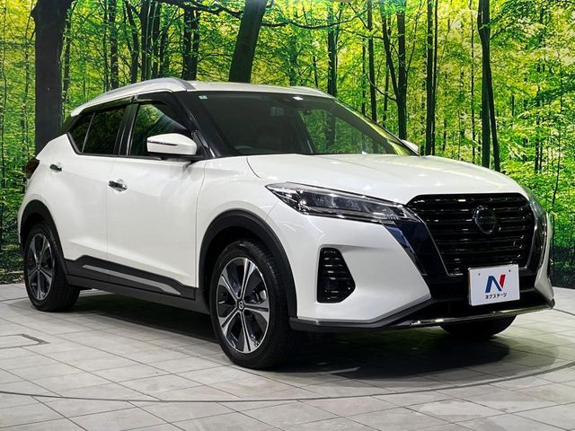 NISSAN KICKS 2022